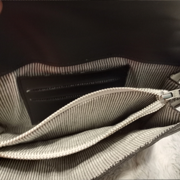 October Jaipur Clutch - Picture 3 of 10